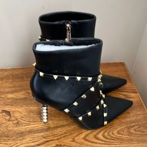 Cape Robbin ankle booties pointy toe spite trim with zipper size 8  New